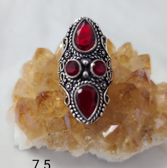 🌺 Bogo New *Vintage Garnet Trinity Ring - Picture 3 of 5